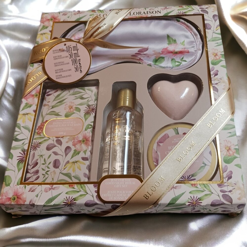 Bloom Womens Just For You Floral 5 Piece Bath Gift Set NWT